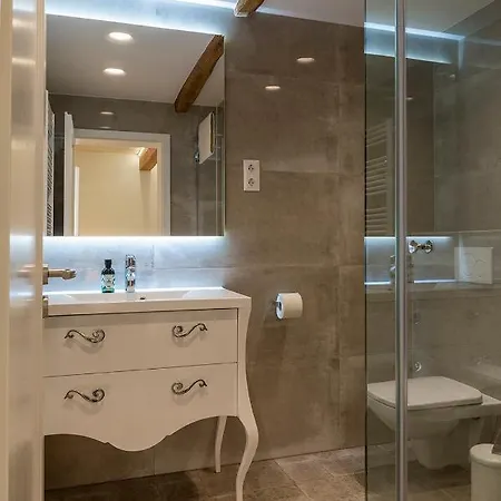 The Glen Residences Apartment *